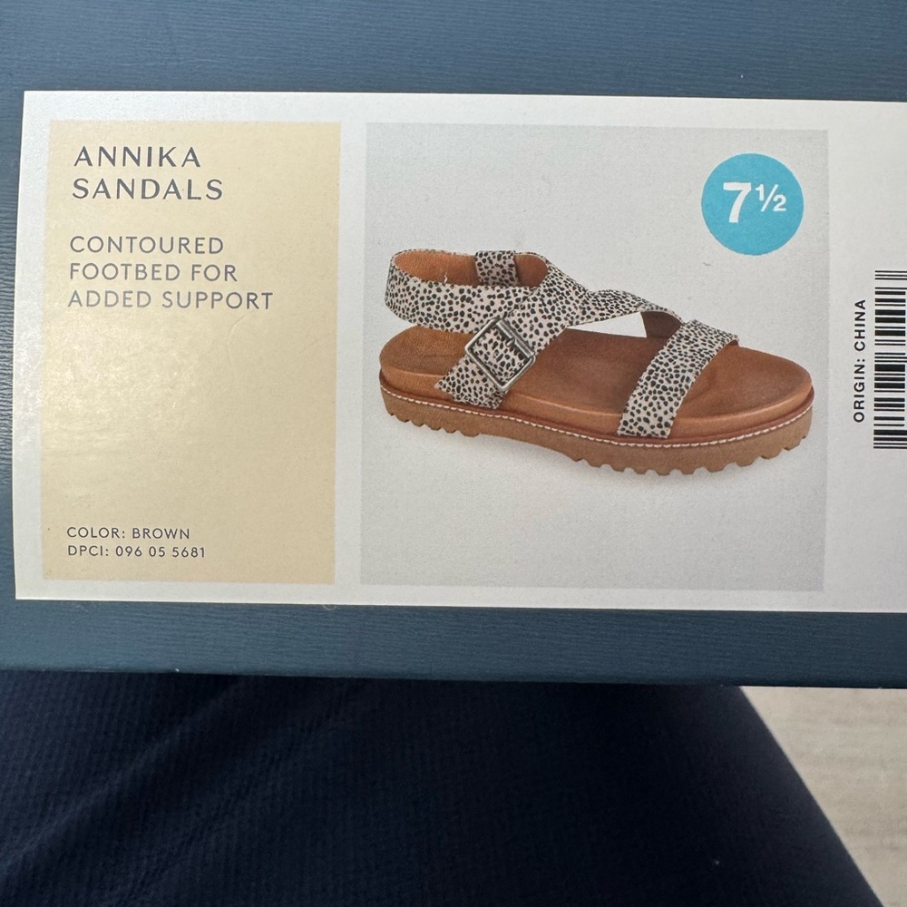 Universal Thread Women's Leopard Print Sandals - image 6